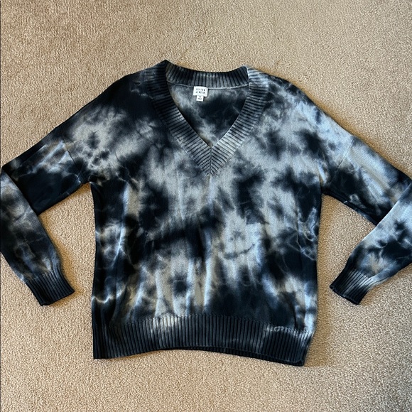 peyton jensen Sweaters - Black and Gray Tie-Dye v-neck Sweater
